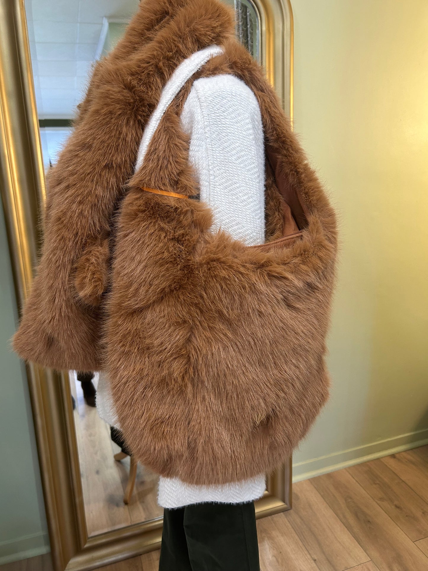 Grand sac effet fourrure - 2 coloris - Le voyage en Panier