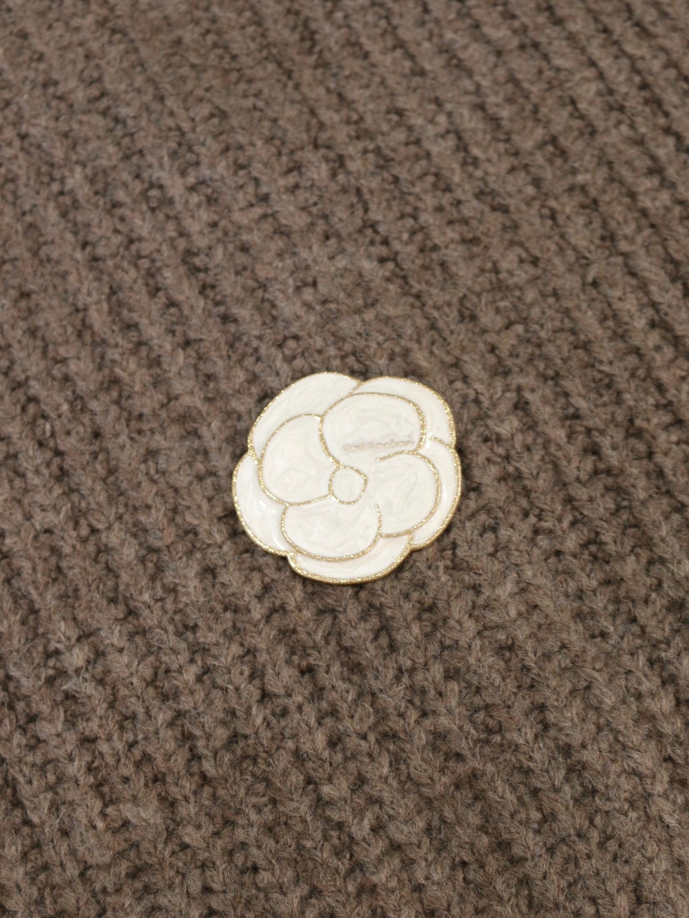 Broche Camélia - Blanc Nacré & Gold - Zoé Bonbon