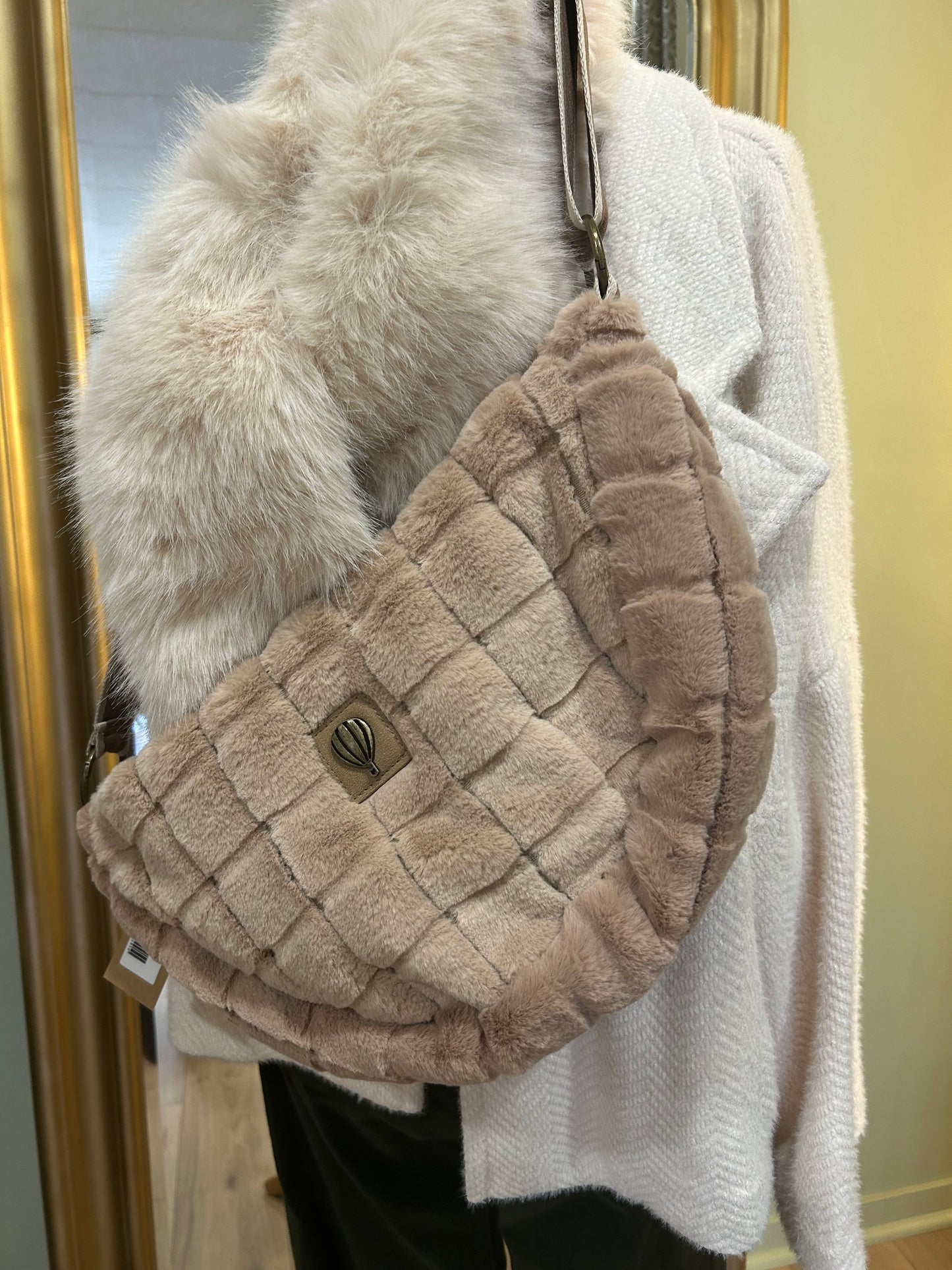 Sac banane effet fourrure - Carry beige - Le Voyage en Panier