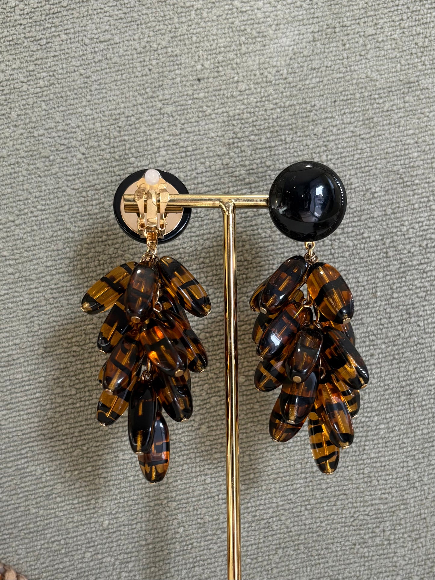 GRAPPE M - Modèle à clip - Francine Bramli