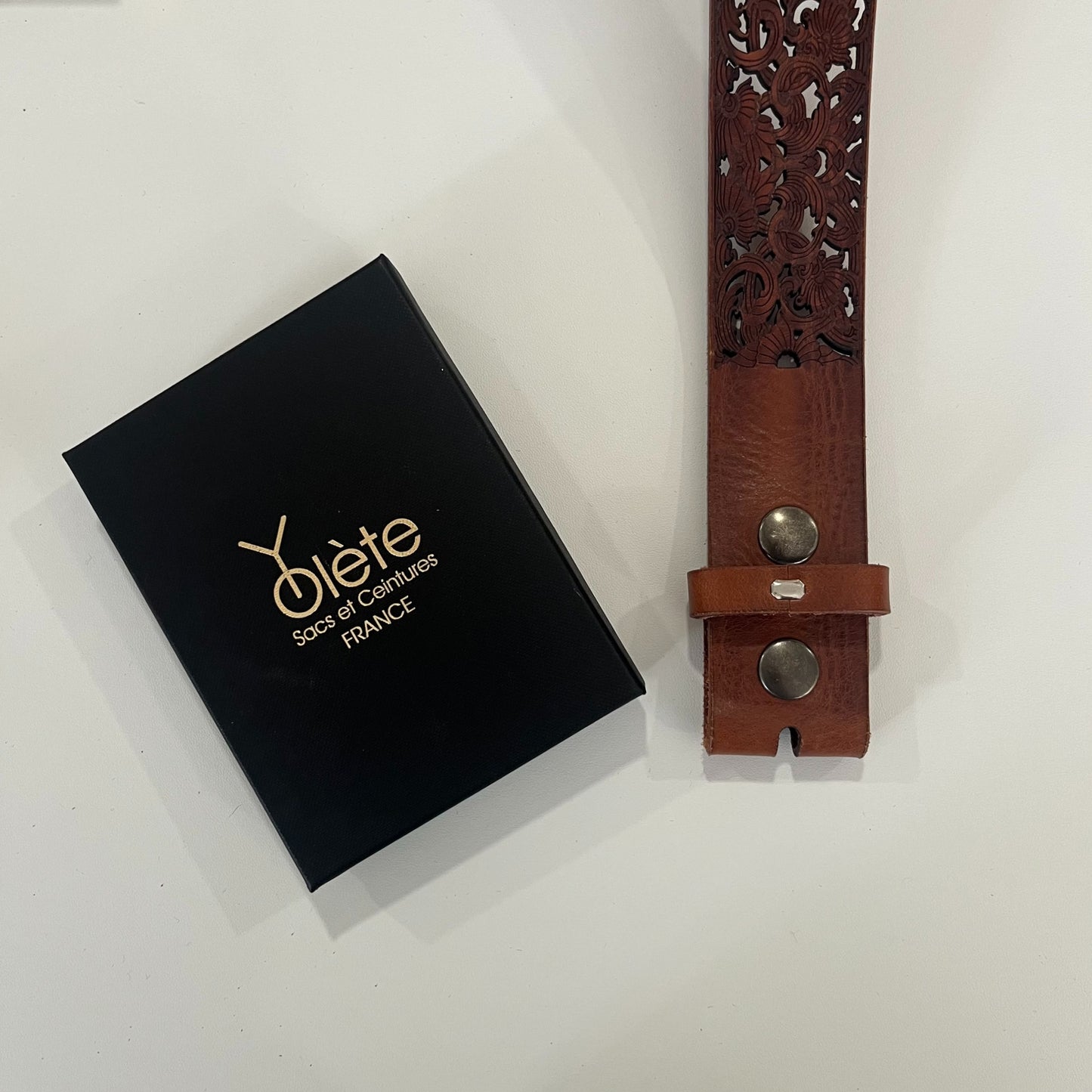 Cuir de Ceinture Perforé - 40mm