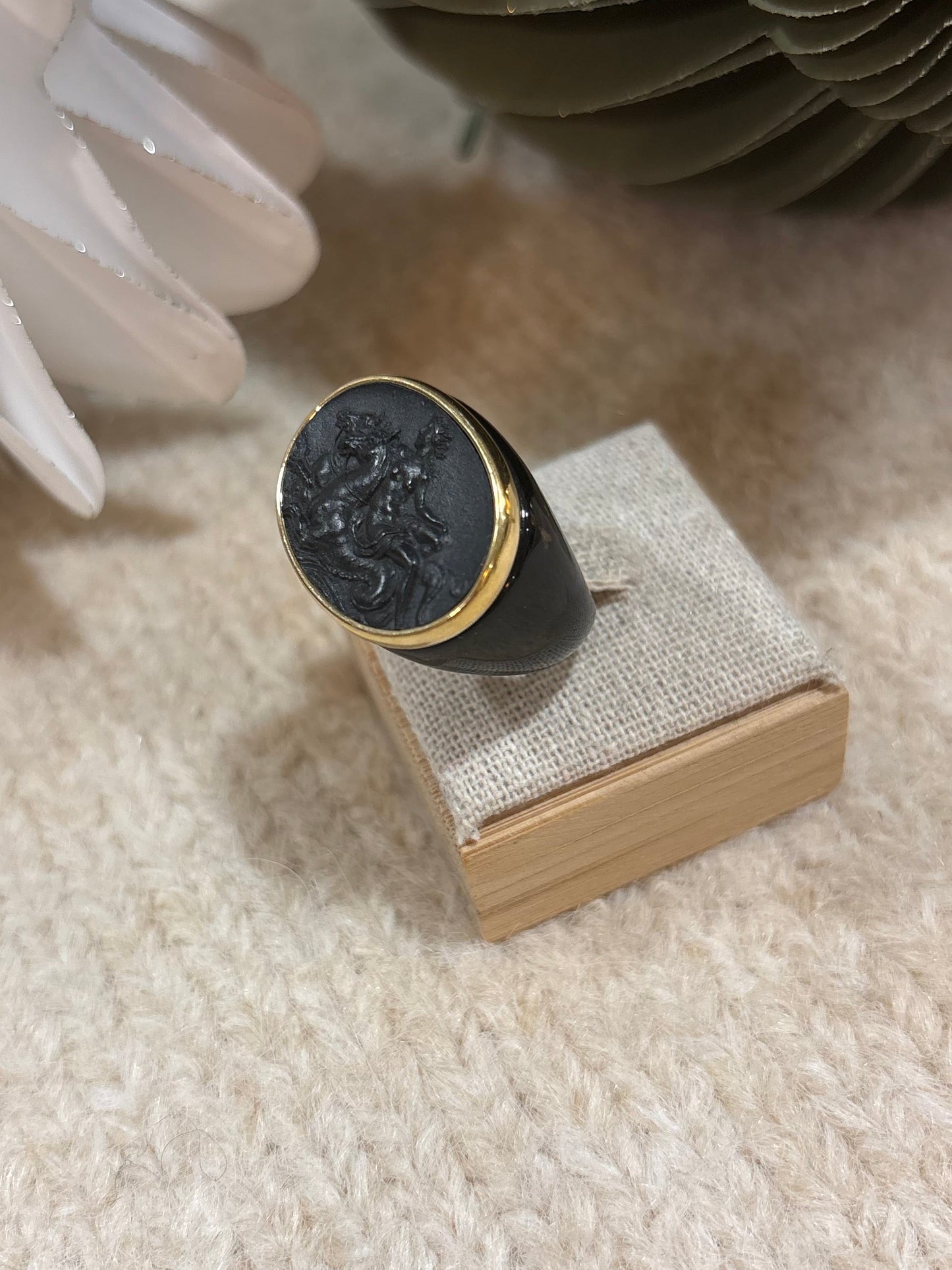 Bague Vénus Victrix - Noire - Grand Tout Collection