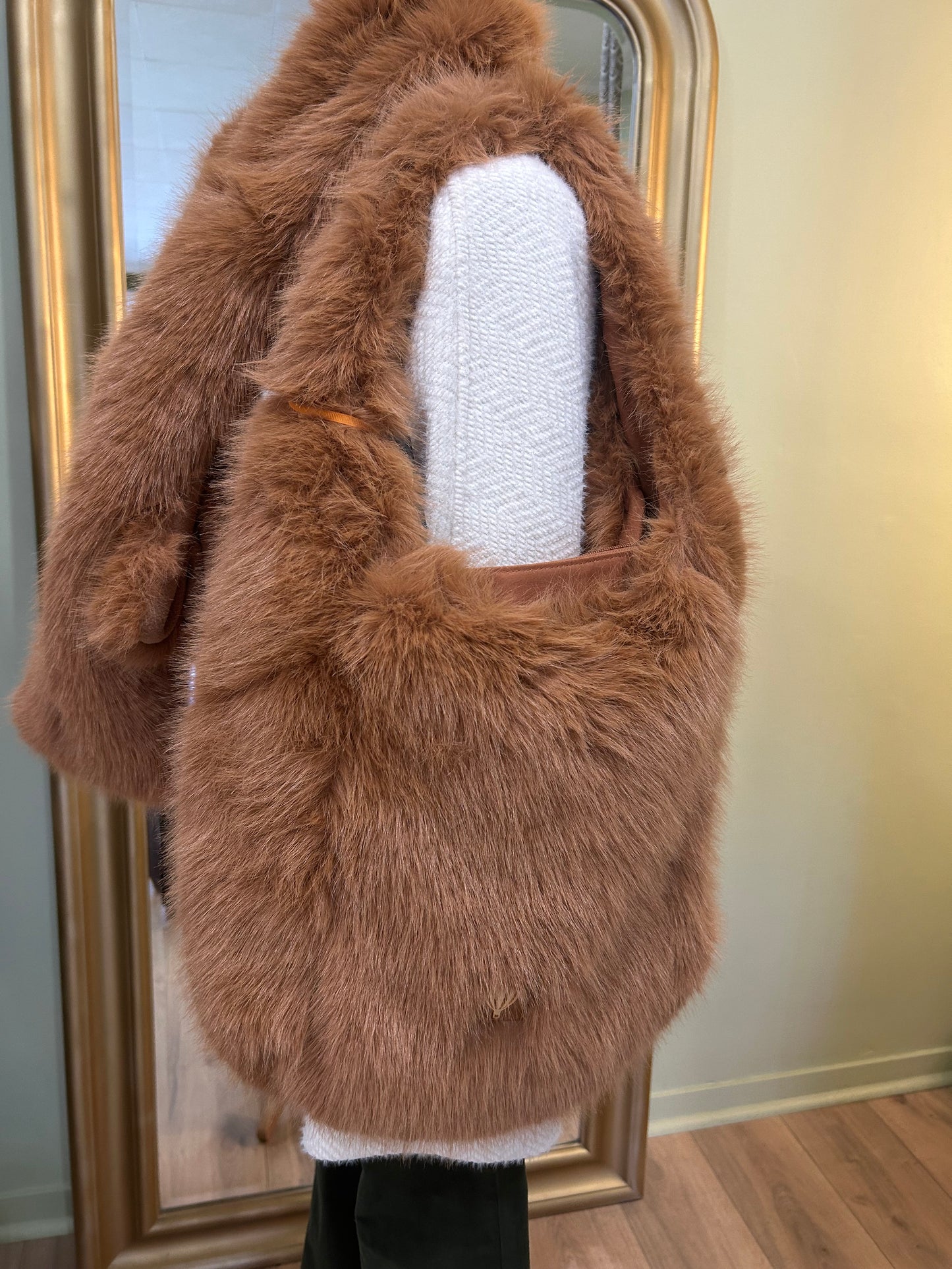 Grand sac effet fourrure - 2 coloris - Le voyage en Panier