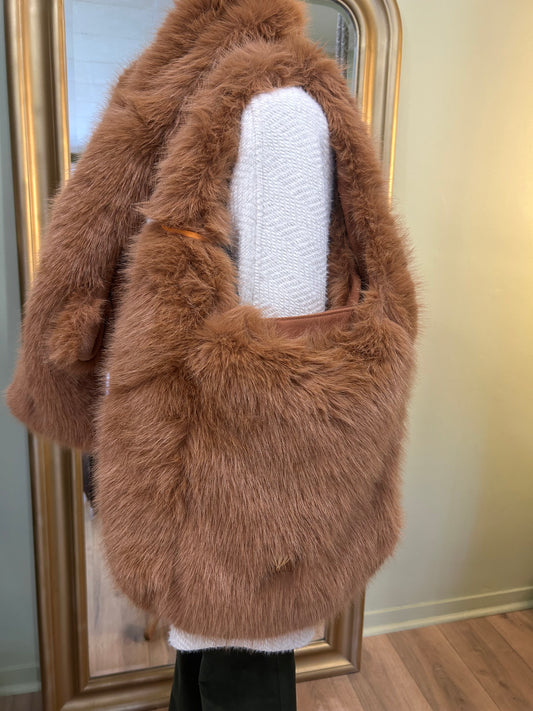 Grand sac effet fourrure - 2 coloris - Le voyage en Panier