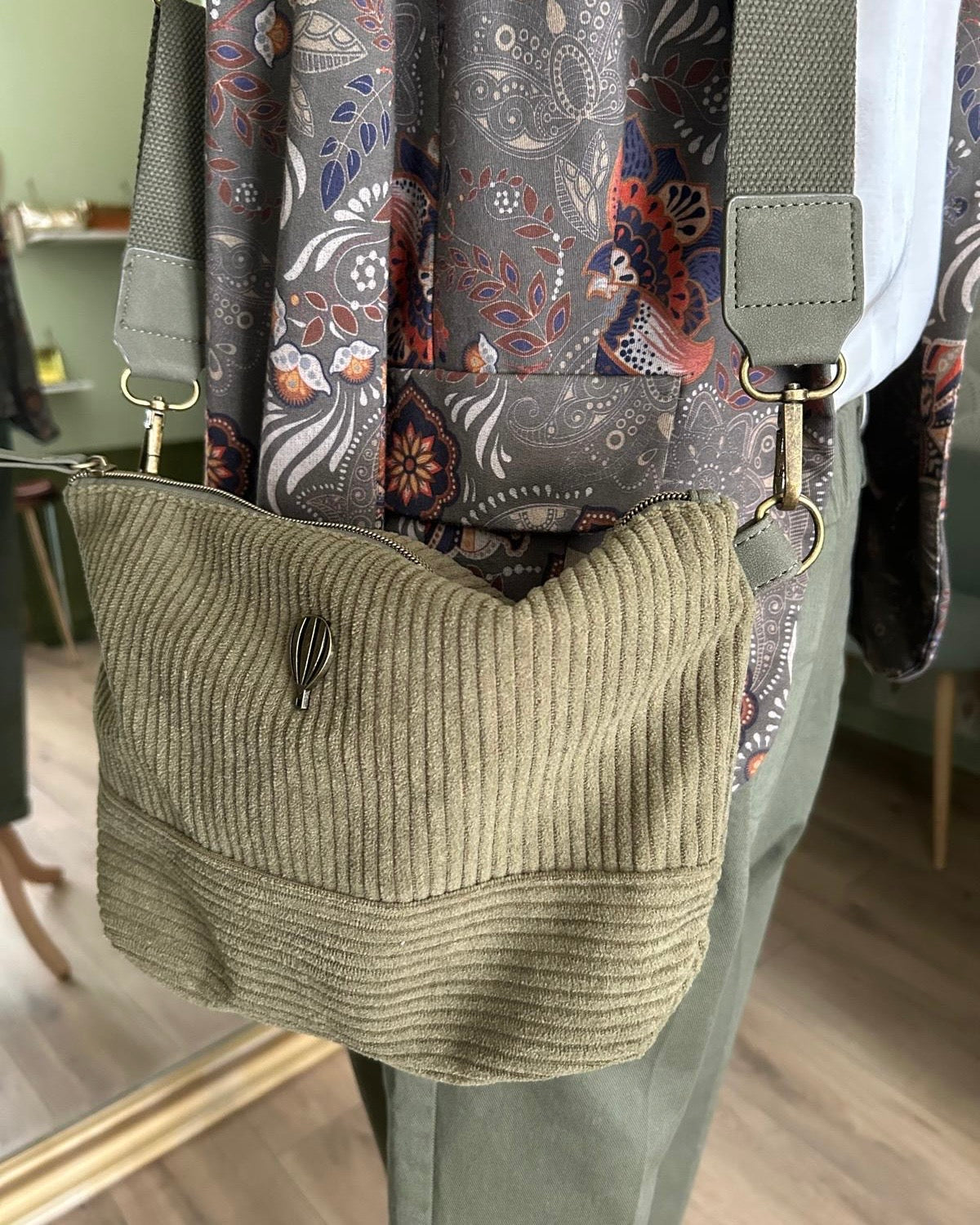 Sac Velours Duvica - Kaki - Le Voyage en Panier