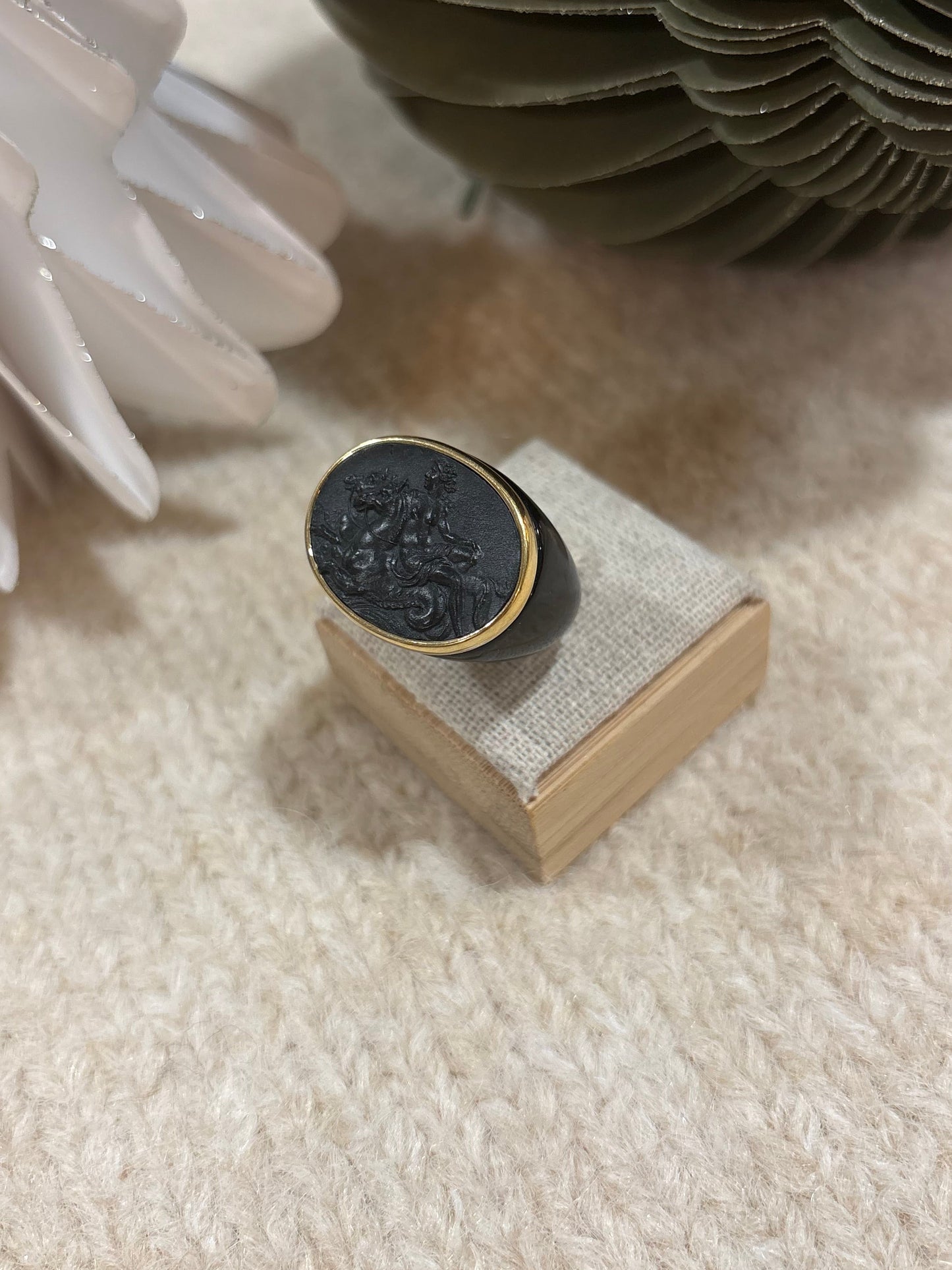 Bague Vénus Victrix - Noire - Grand Tout Collection