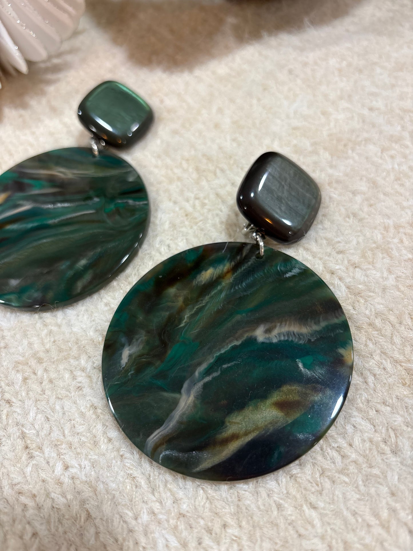 SHIRO M - Modele à clip - Francine Bramli