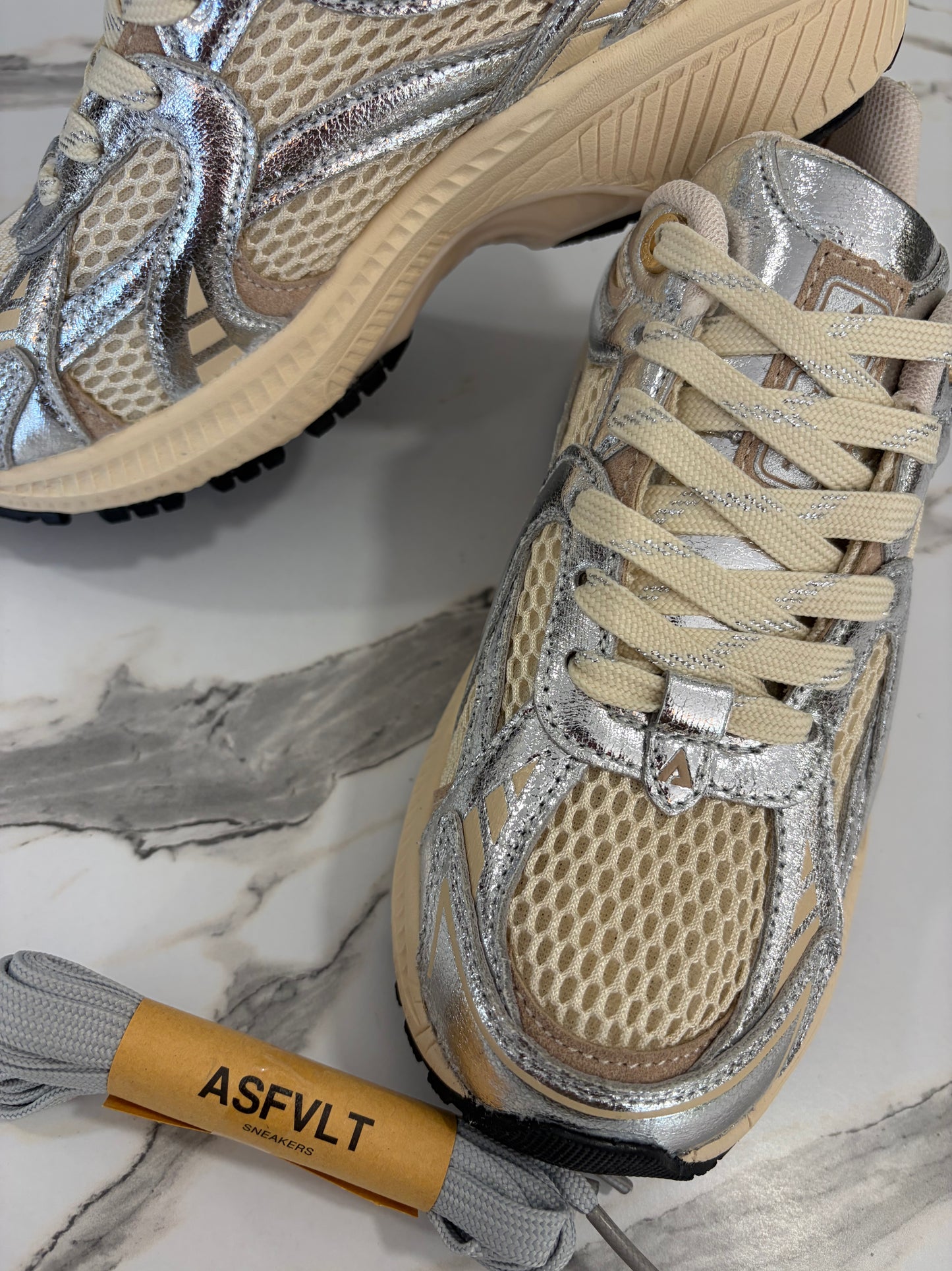City Run Silver Tan