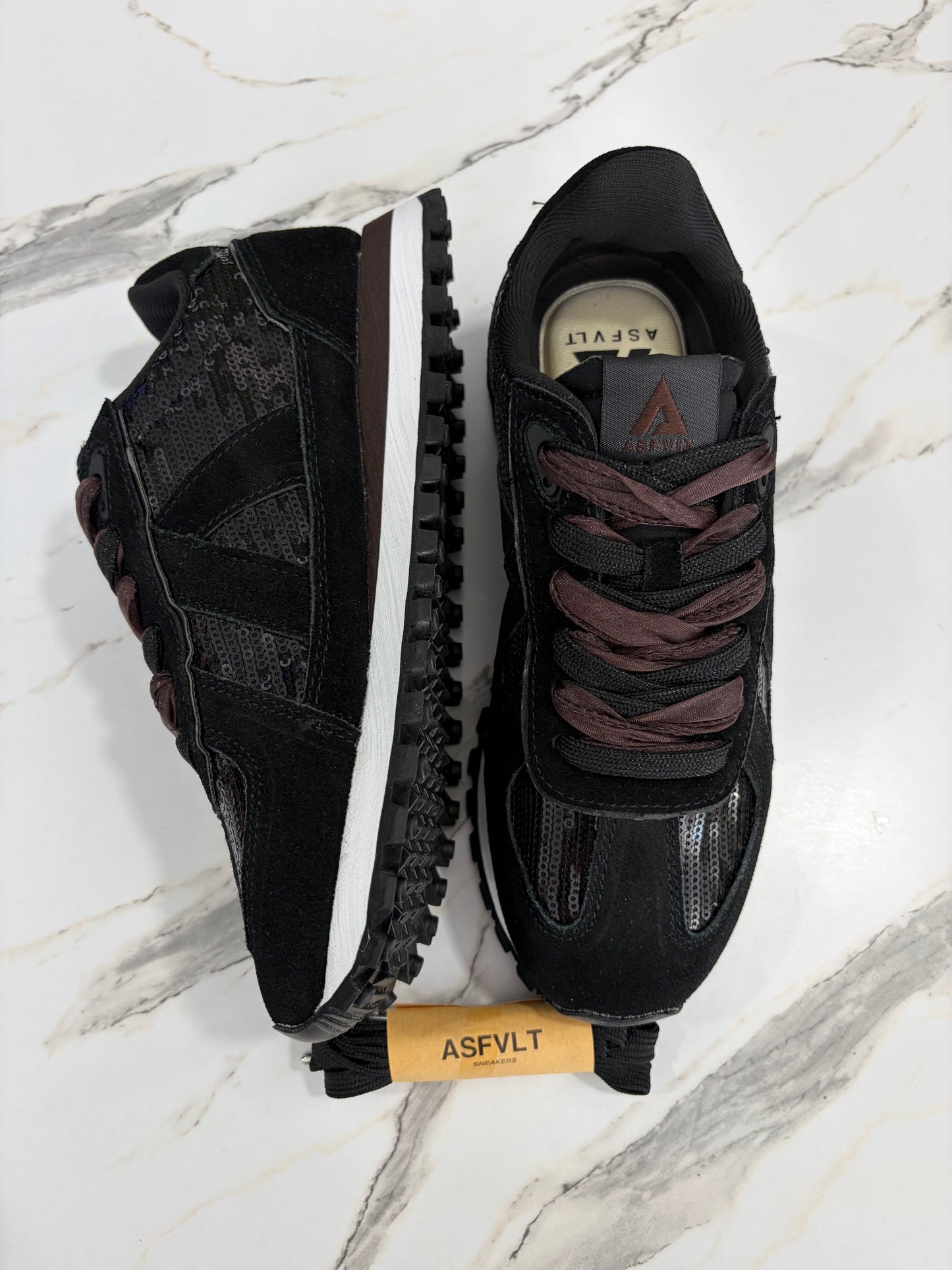 Gate Black / Swan / Brown